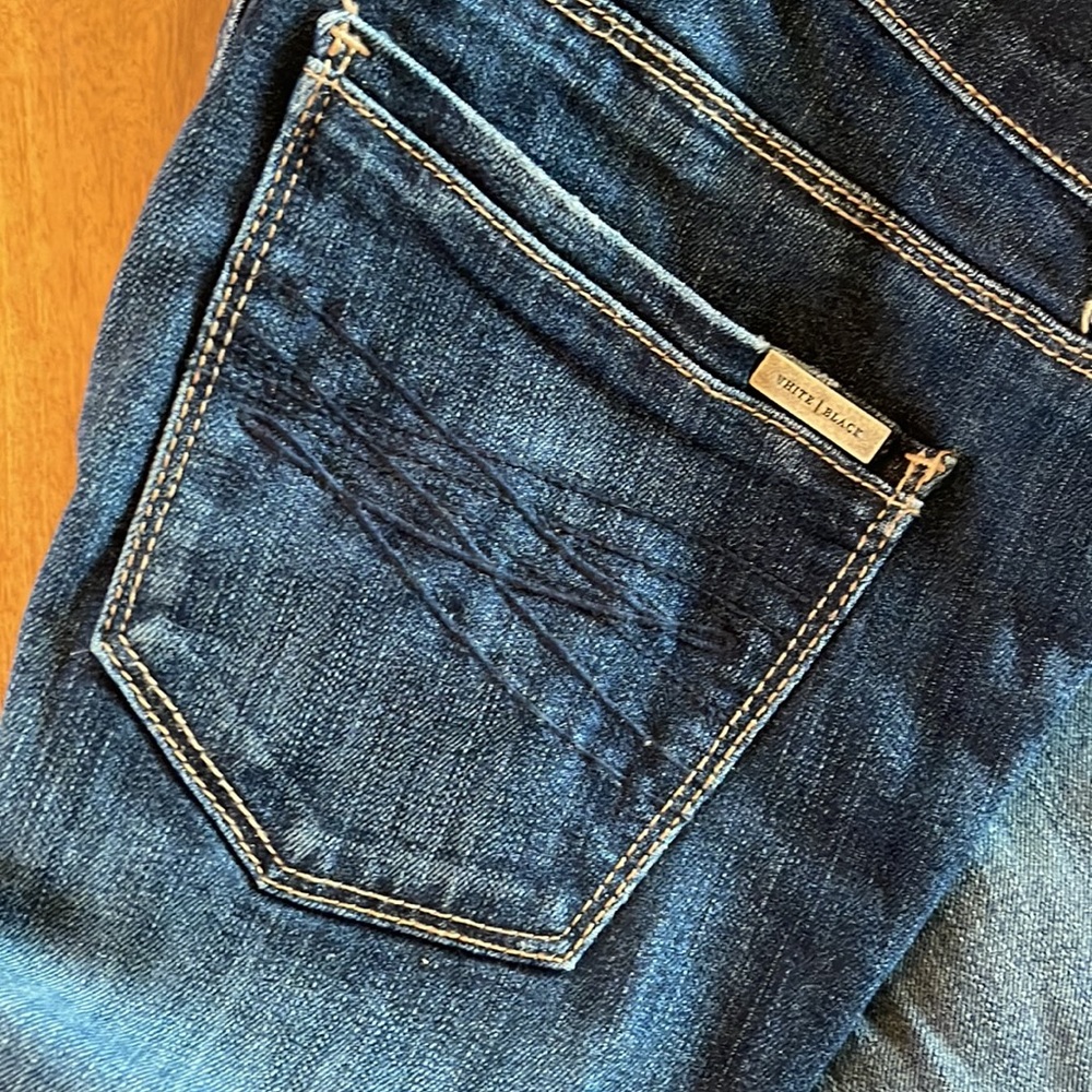 White House Black Market Slim Crop Jeans - Picture 4 of 4